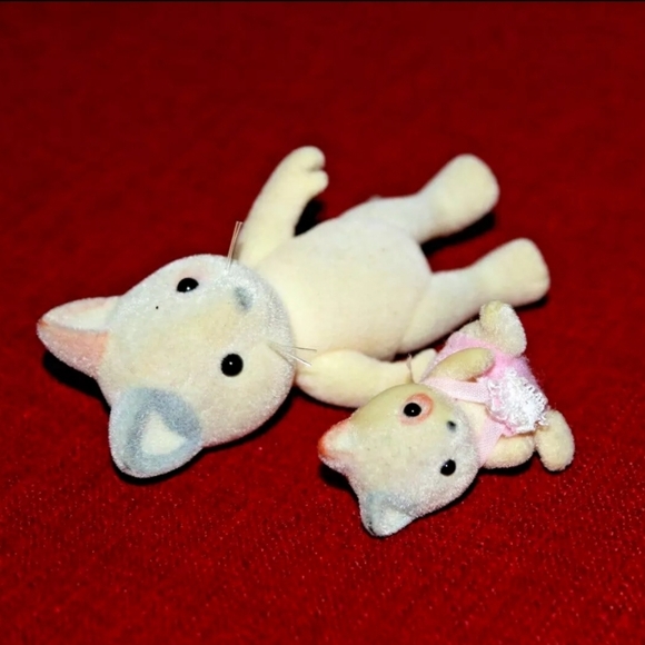 CALICO CRITTERS Whisker cat figure lot - baby girl w/ pink outfit - Picture 3 of 4